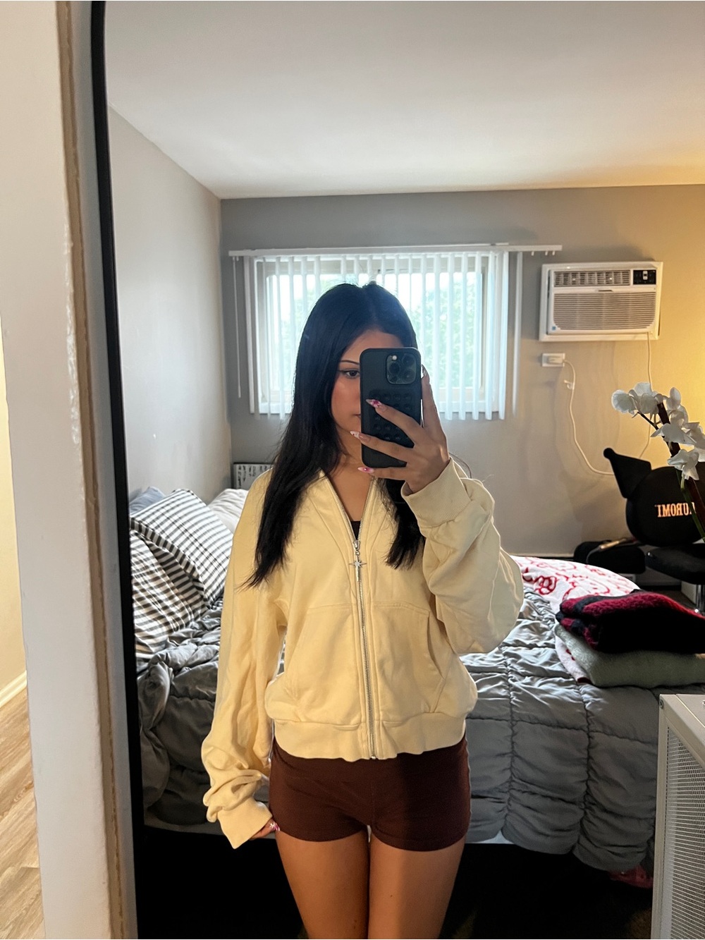 Women's Cream Zip-Up Hoodie Sweater